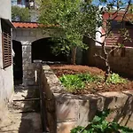 Rade Стари Град