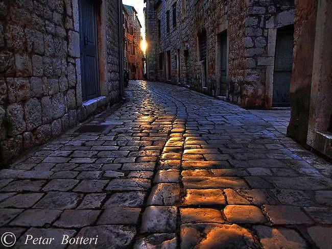 Rade Pensionat Stari Grad (Hvar)