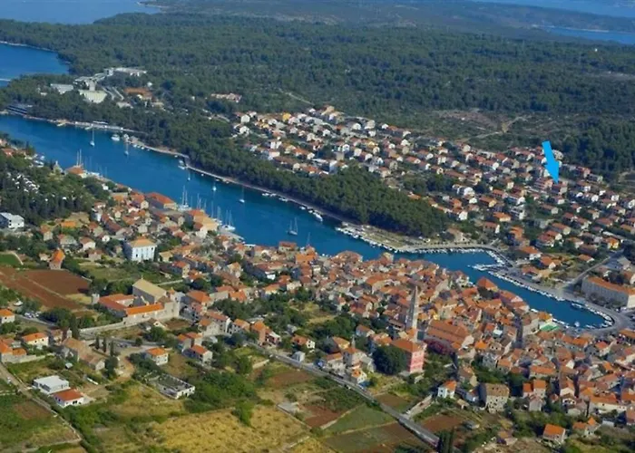 Rade 3* Stari Grad (Hvar)
