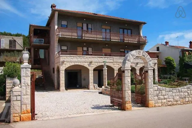 Maison d'hôtes Studio Rade 3*